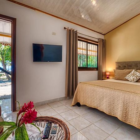 Cabinas Yucca Puerto Viejo de Talamanca Eksteriør billede