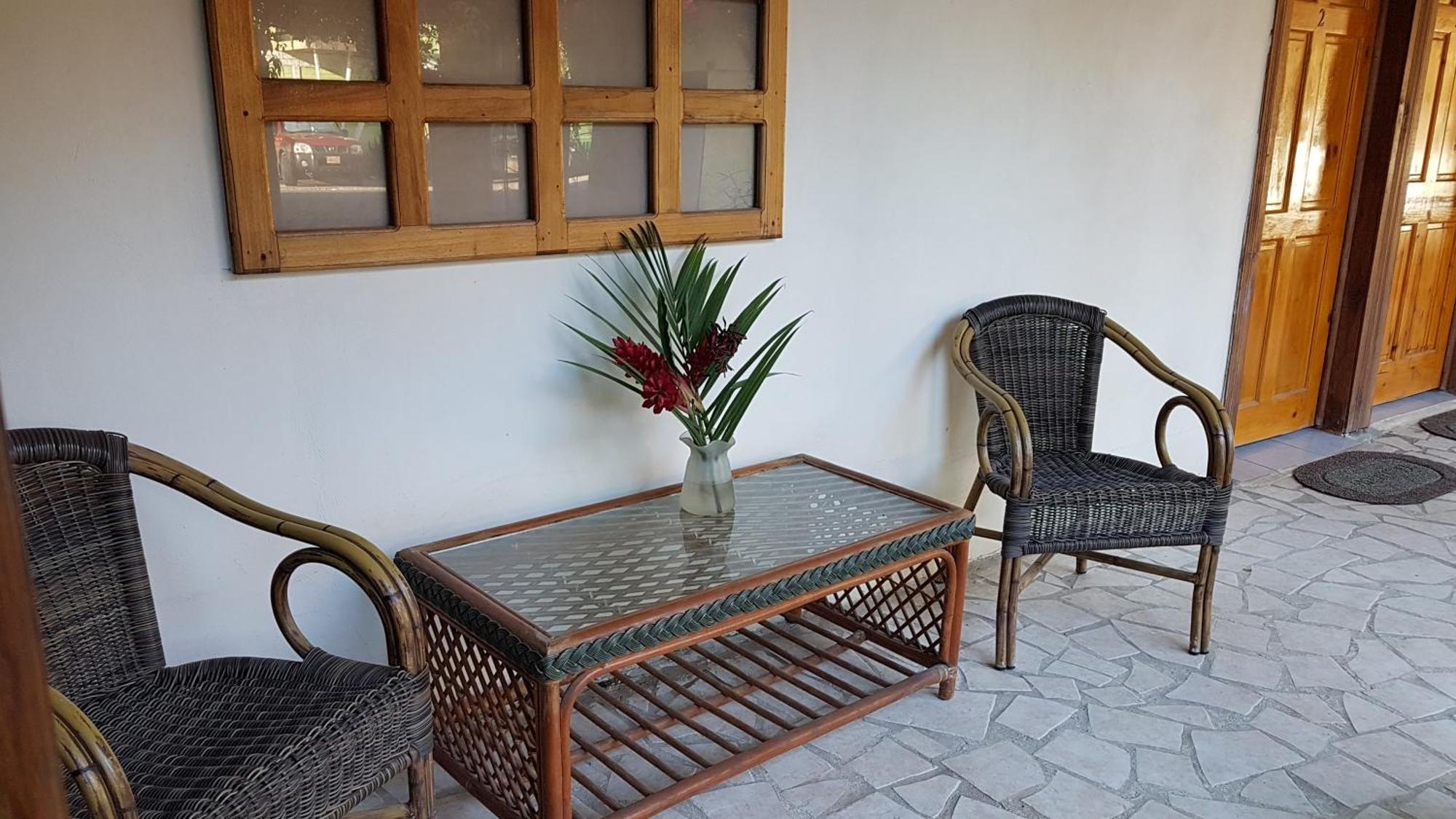 Cabinas Yucca Puerto Viejo de Talamanca Eksteriør billede