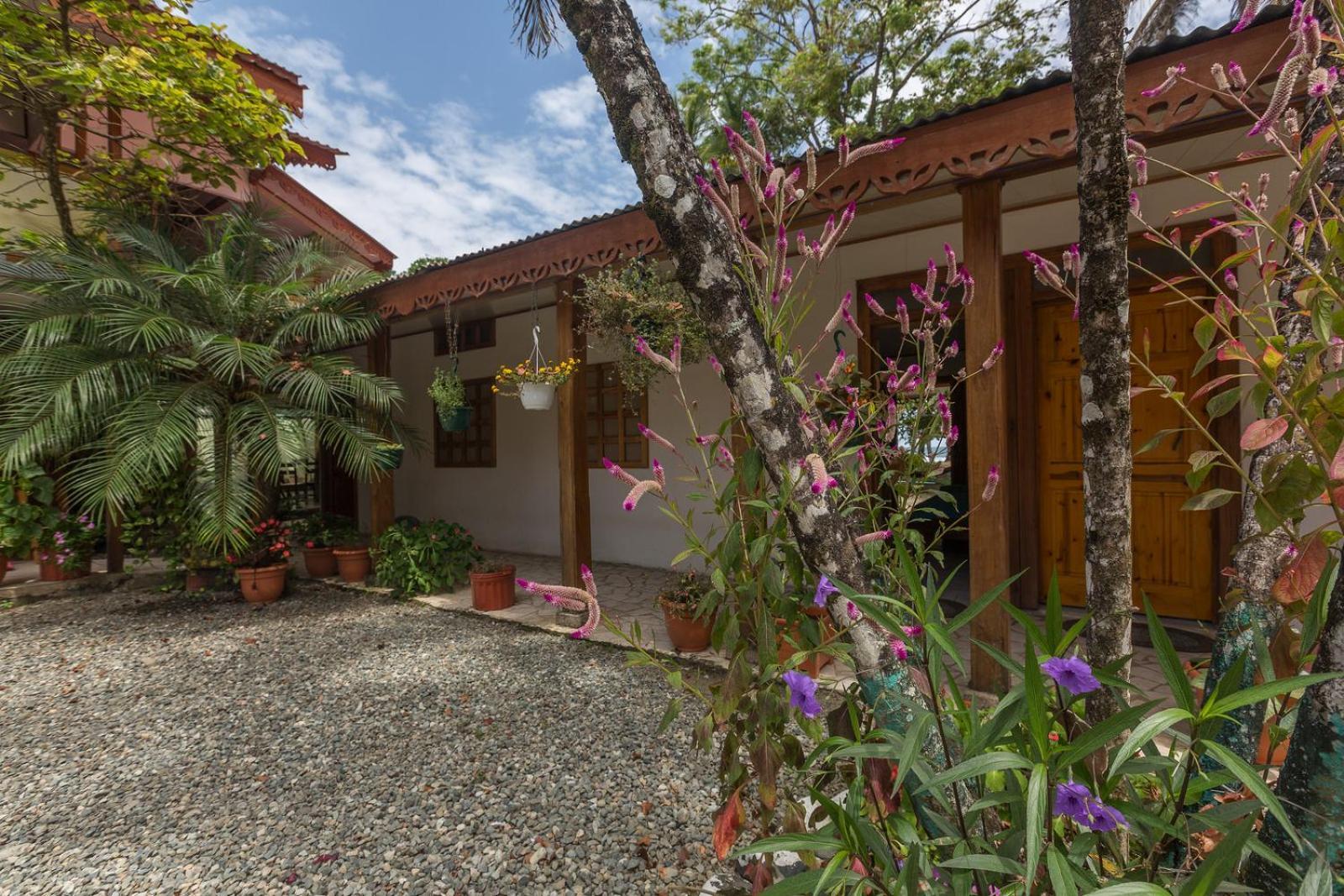 Cabinas Yucca Puerto Viejo de Talamanca Eksteriør billede