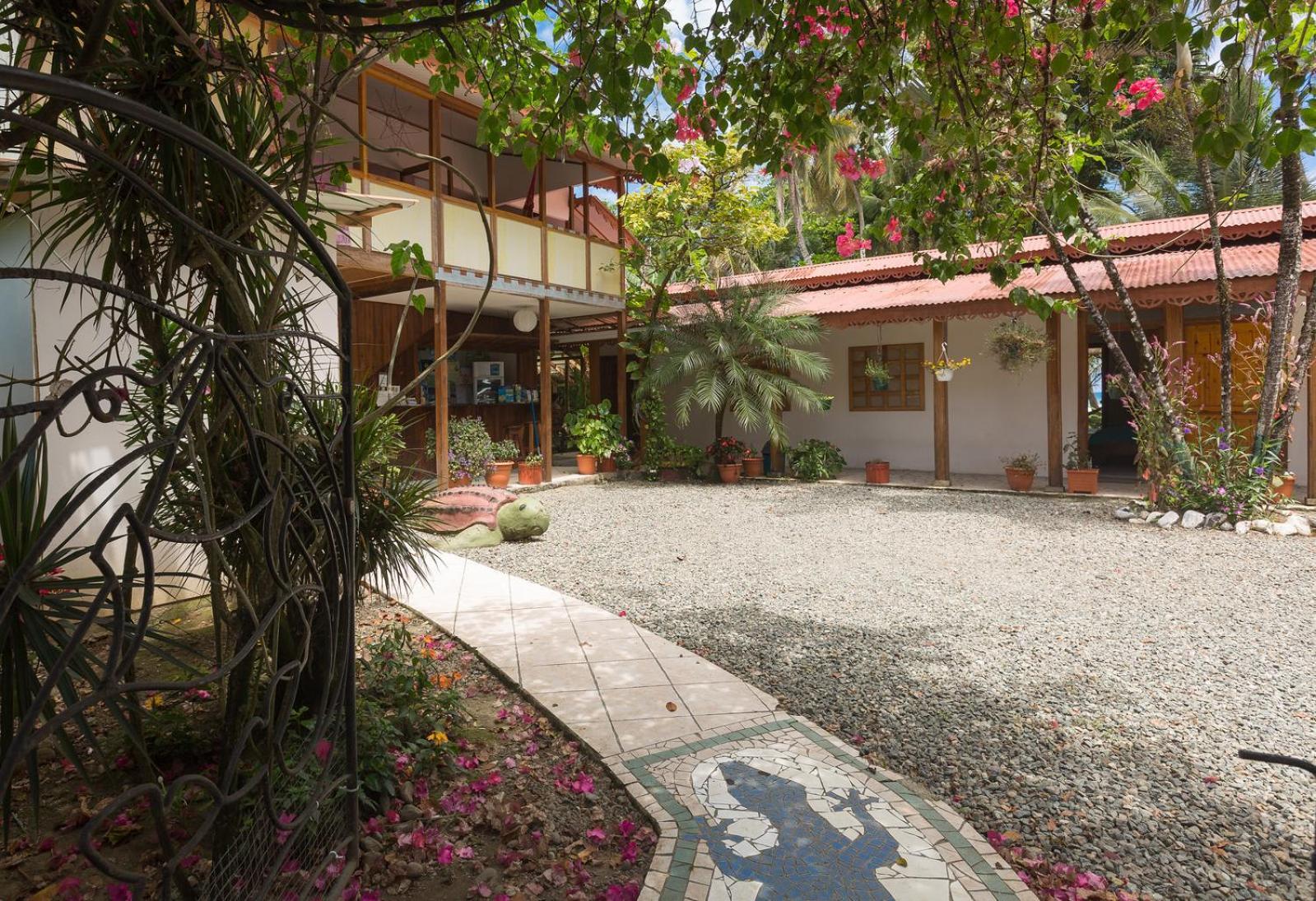 Cabinas Yucca Puerto Viejo de Talamanca Eksteriør billede