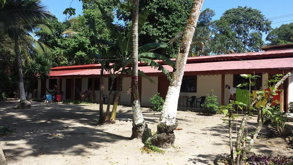 Cabinas Yucca Puerto Viejo de Talamanca Eksteriør billede