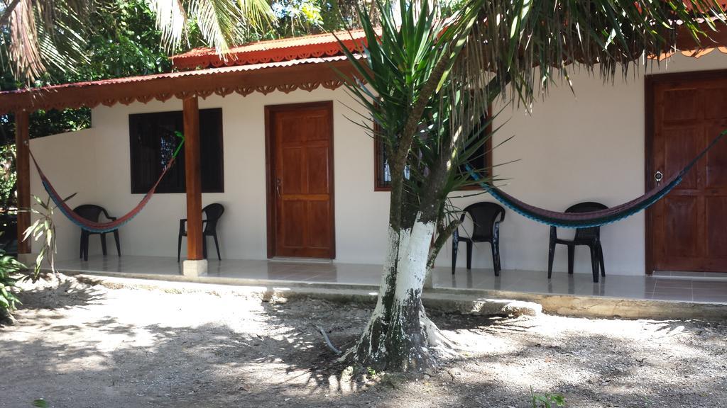 Cabinas Yucca Puerto Viejo de Talamanca Eksteriør billede