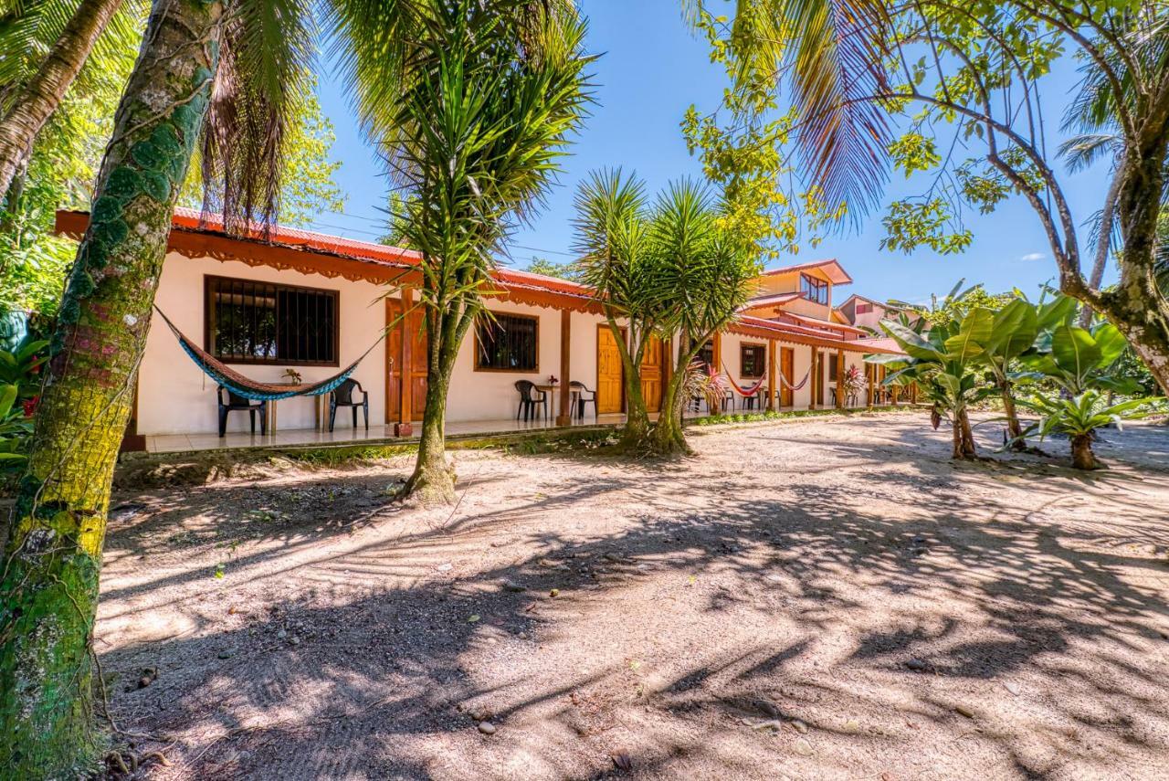 Cabinas Yucca Puerto Viejo de Talamanca Eksteriør billede