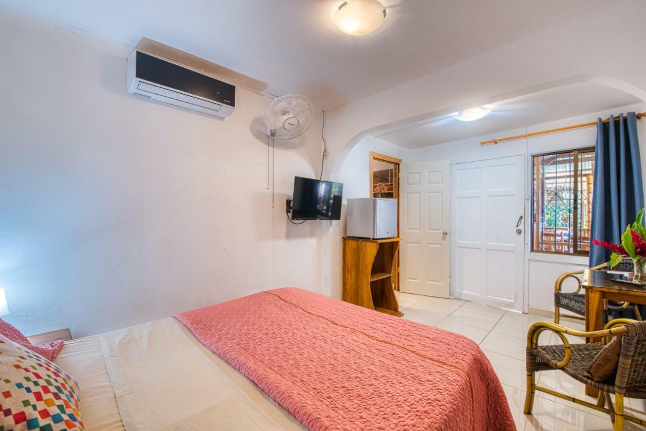Cabinas Yucca Puerto Viejo de Talamanca Eksteriør billede